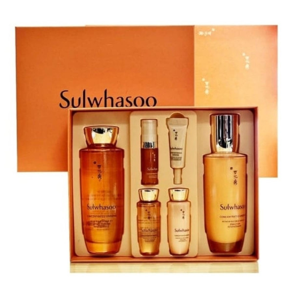 Sulwhasoo Премиальный набор с концентрированным женьшенем Ginseng Daily Routine 2 Set (5+150+25+125+25+5 мл)